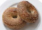 Difference-Between-Bagel-and-Bread-2